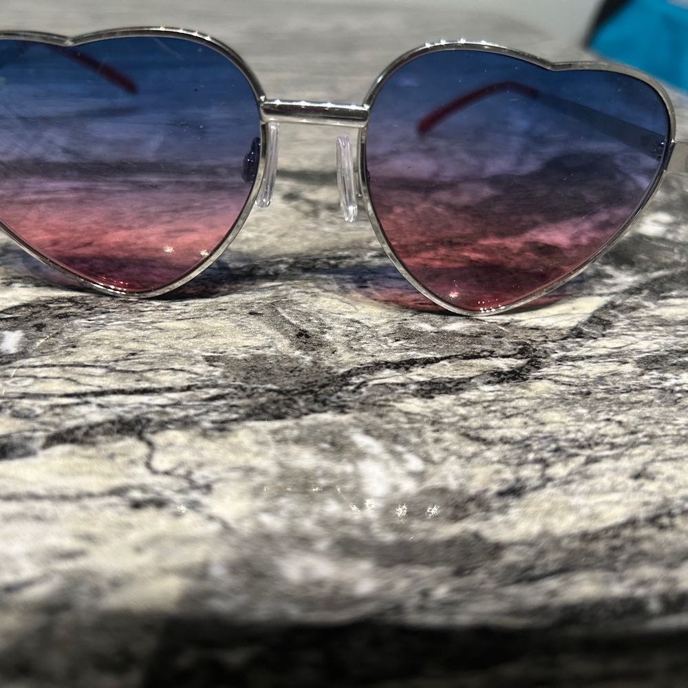 Heart-Shaped Gradient Sunglasses - image 2